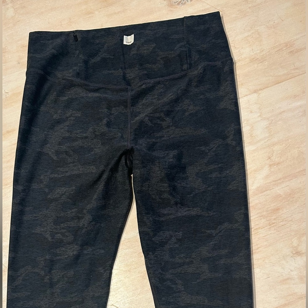 VUORI Black Camouflage Leggings